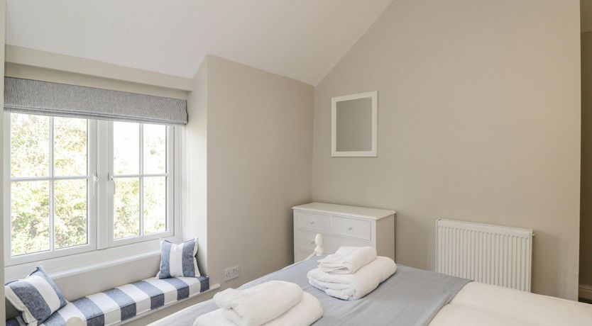 Photo of Bowleaze Breeze