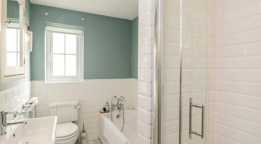 Photo of Bowleaze Breeze