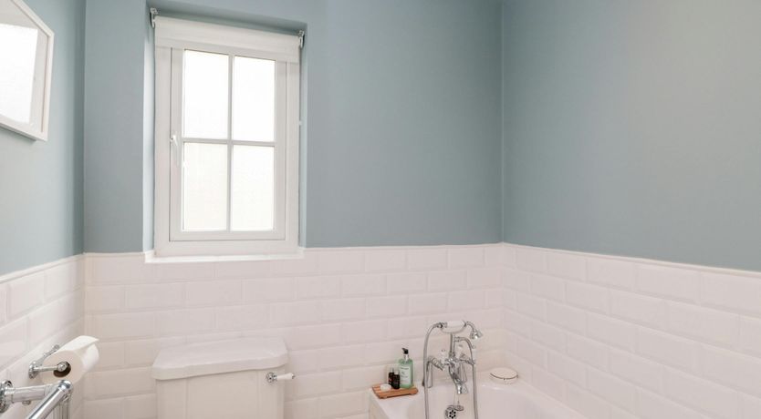 Photo of Bowleaze Breeze