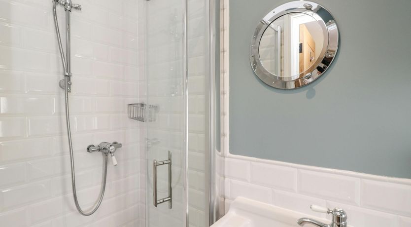 Photo of Bowleaze Breeze