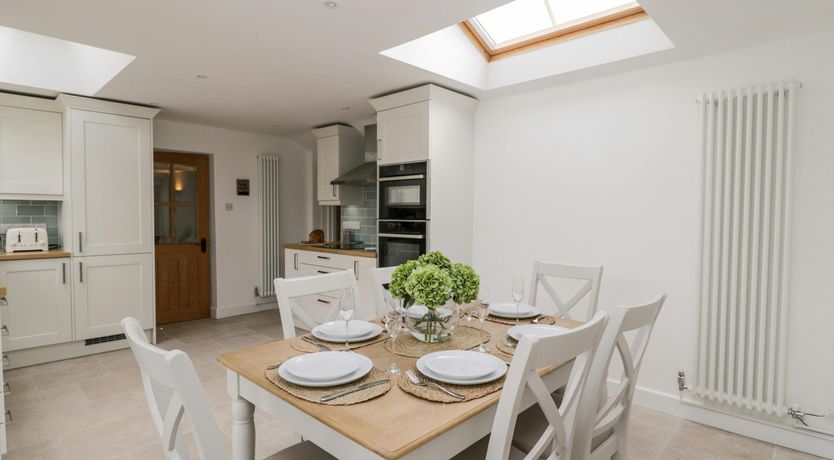 Photo of Bowleaze Breeze