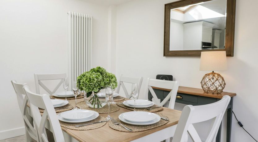 Photo of Bowleaze Breeze