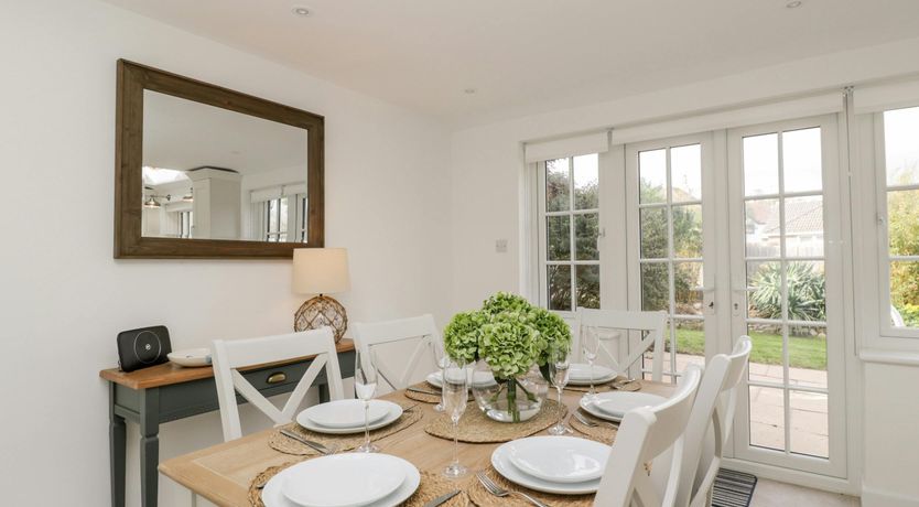 Photo of Bowleaze Breeze