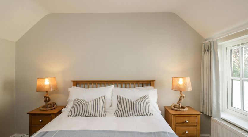 Photo of Bowleaze Breeze