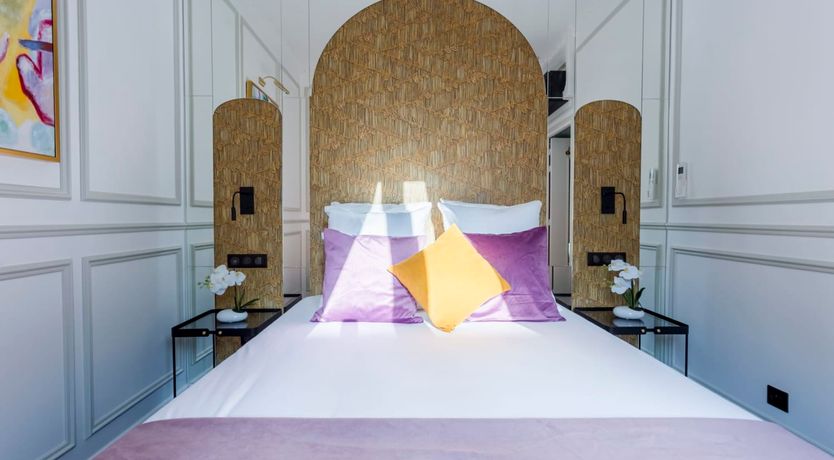 Photo of Emerald and Marble