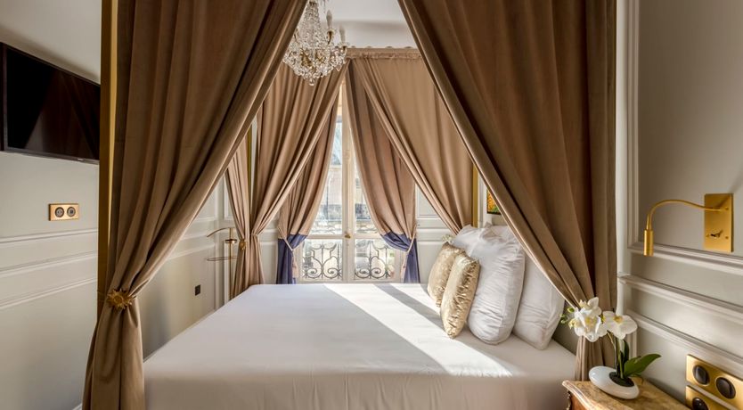 Photo of Emerald and Marble