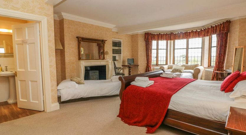 Photo of Manor House Marvel