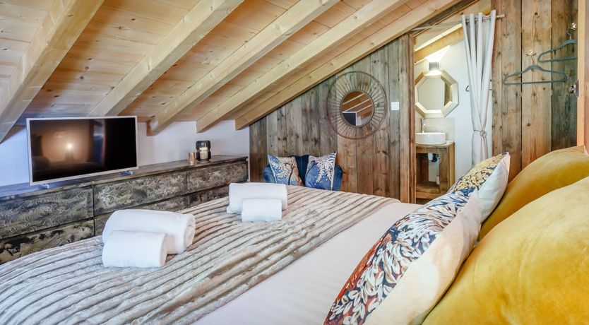 Photo of Natural Embrace