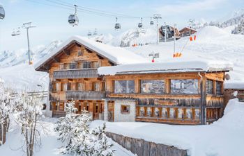 Panoramic Peaks Holiday Home