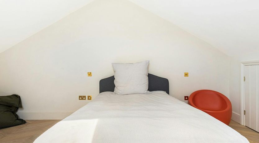 Photo of Kensington Colour