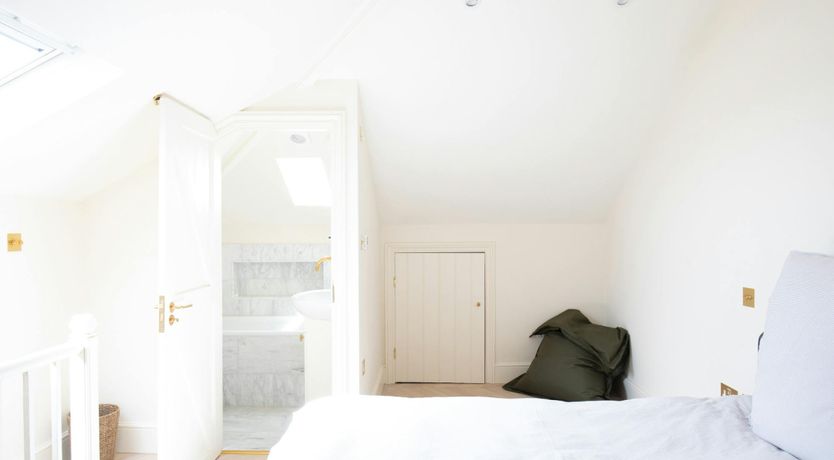 Photo of Kensington Colour