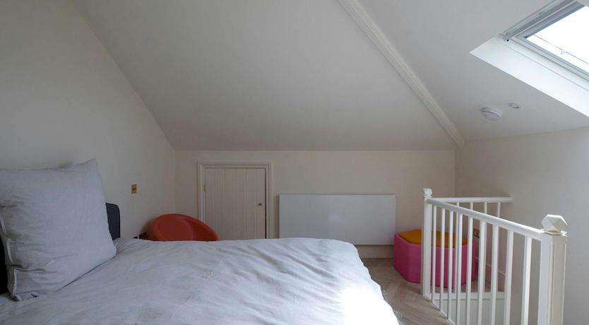 Photo of Kensington Colour