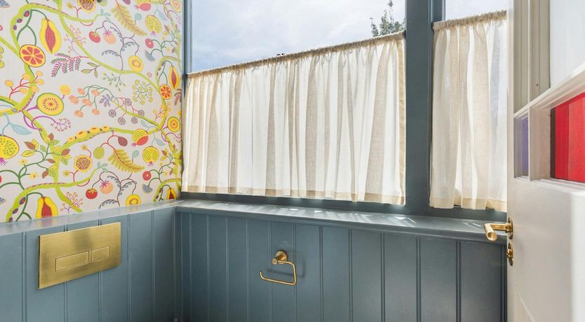 Photo of Kensington Colour