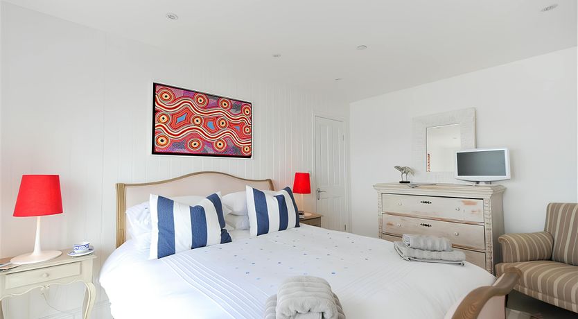 Photo of The Way by the Sea