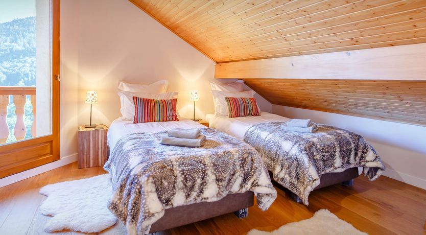 Photo of Roses of the Alps