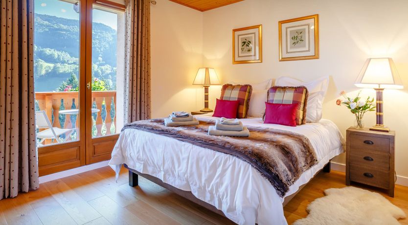 Photo of Roses of the Alps