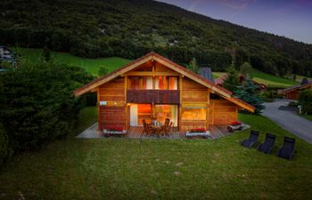 Snowy Adventure Holiday Home