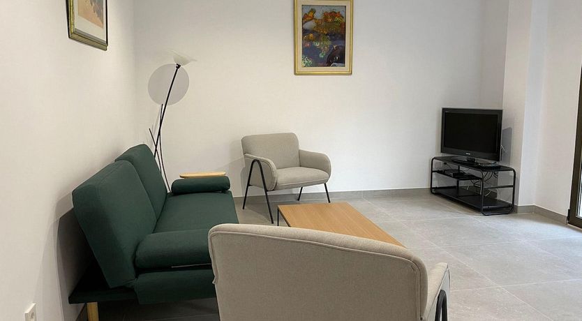 Photo of Encina Breeze