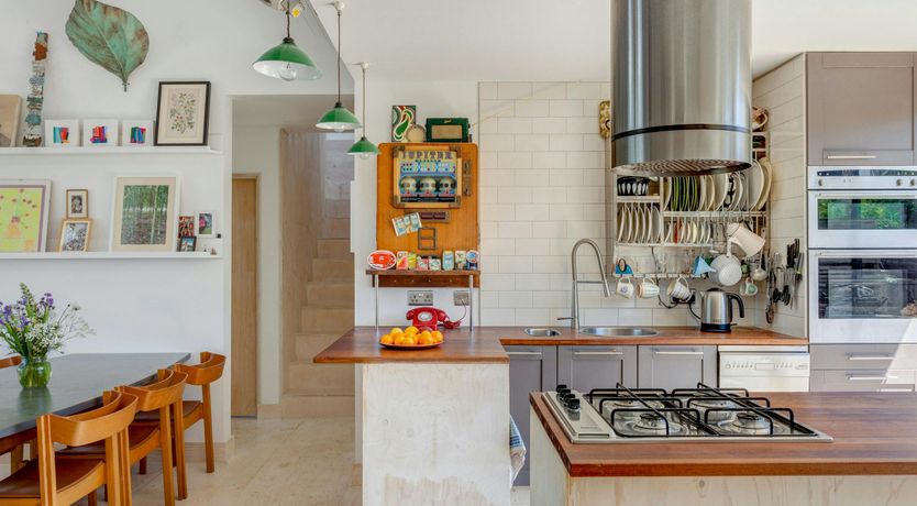 Photo of An Artist's Seascape