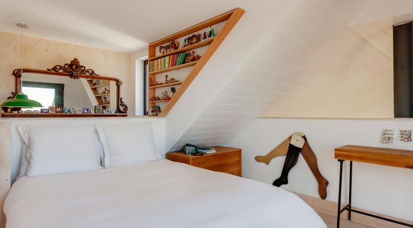 Photo of An Artist's Seascape