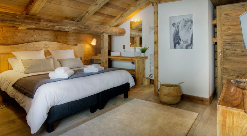 Photo of Mountain Moon