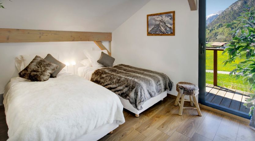 Photo of Rolling Mountains