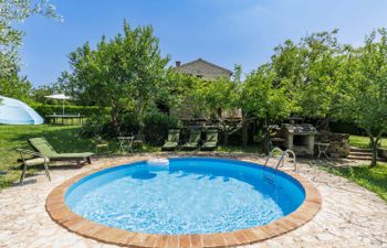 Village Family House Ranka Holiday Home