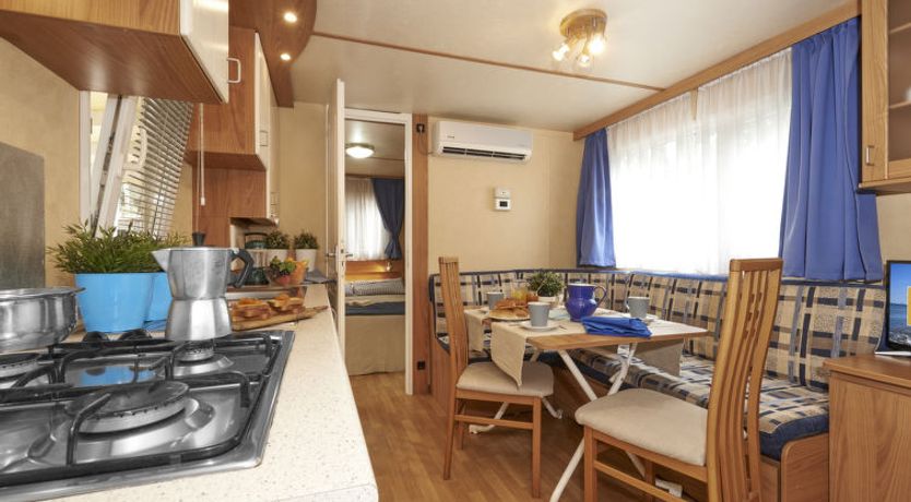 Photo of Maxi Caravan Deluxe Apartment 4