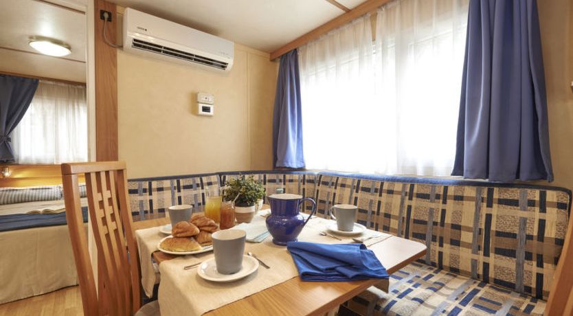 Photo of Maxi Caravan Deluxe Apartment 4