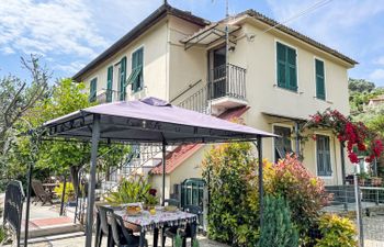 Alessandro Holiday Home