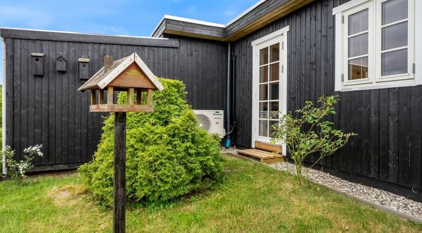 Photo of "Blomma" - 1km from the sea