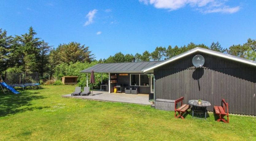 Photo of "Ylva" - 650m from the sea