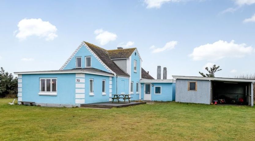 Photo of "Laurentia" - 200m from the sea