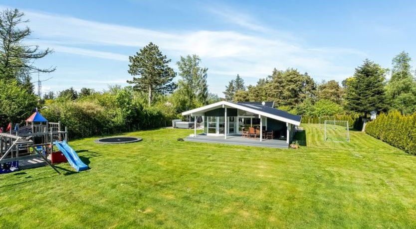 Photo of "Timao" - 750m from the sea