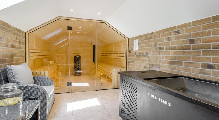 Photo of 7 Bed in Whitchurch