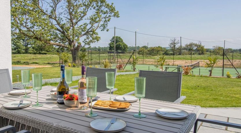 Photo of 7 Bed in Prees