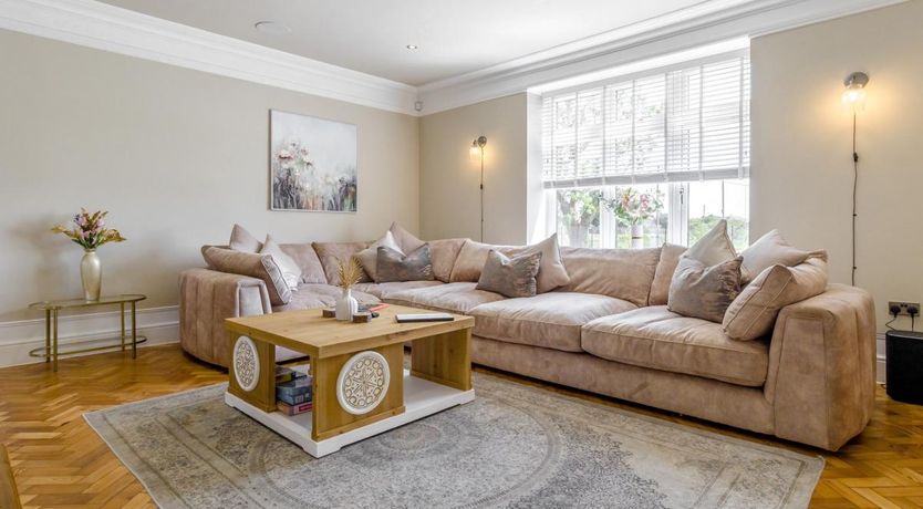 Photo of 7 Bed in Prees