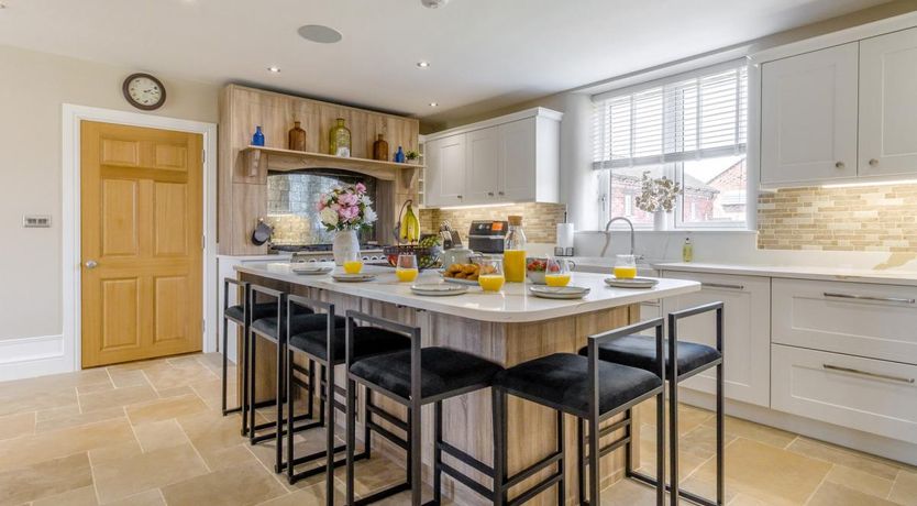 Photo of 7 Bed in Prees