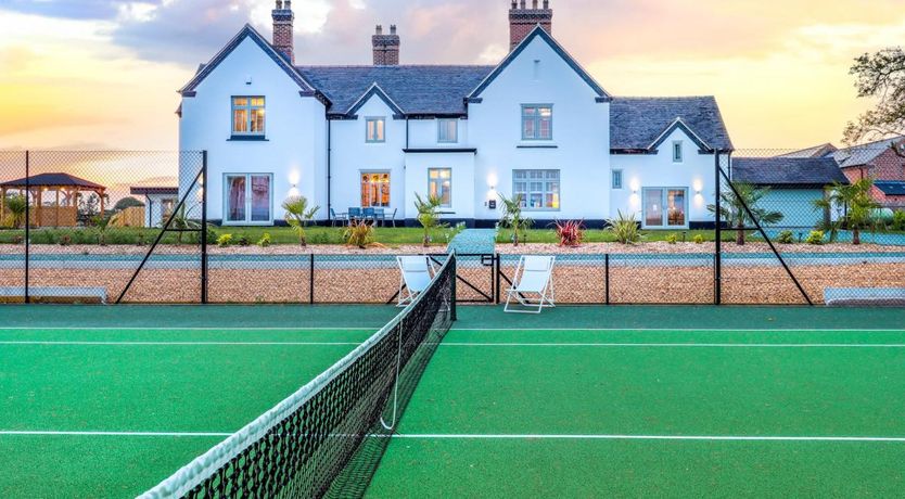 Photo of 7 Bed in Prees