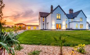 Photo of 7 Bed in Prees