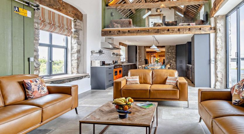 Photo of 6 Bed in Denbigh