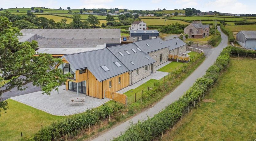 Photo of 6 Bed in Denbigh