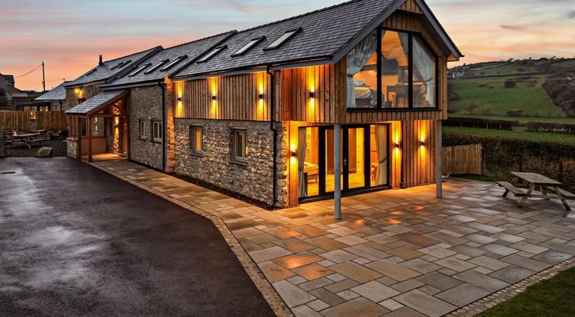 Photo of 6 Bed in Denbigh