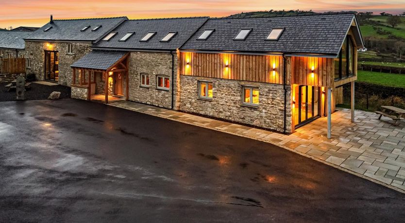 Photo of 6 Bed in Denbigh