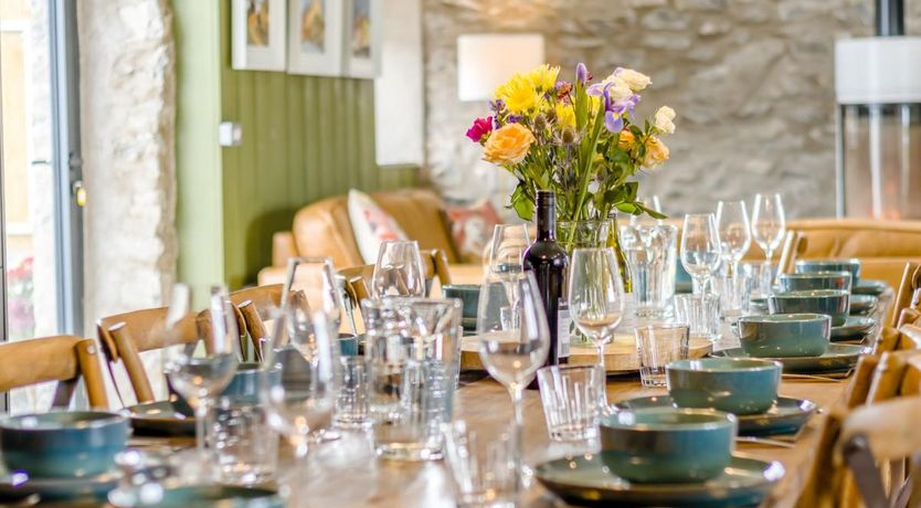 Photo of 6 Bed in Llannefydd