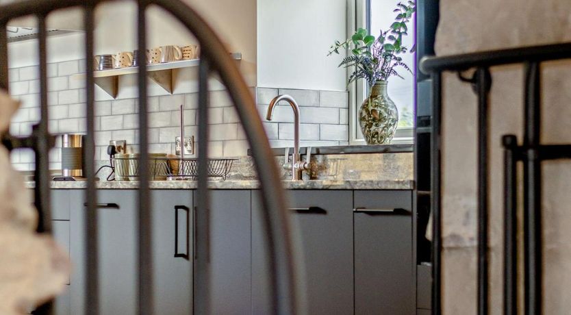 Photo of 6 Bed in Llannefydd