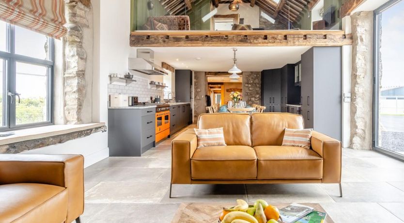 Photo of 6 Bed in Llannefydd