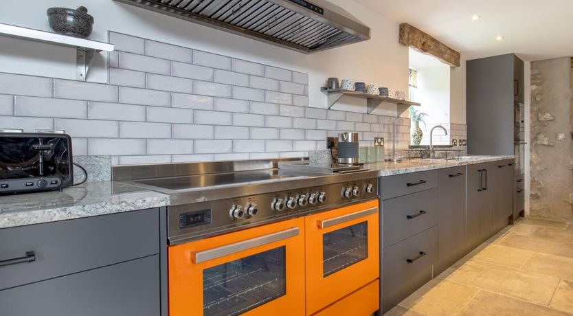 Photo of 6 Bed in Llannefydd