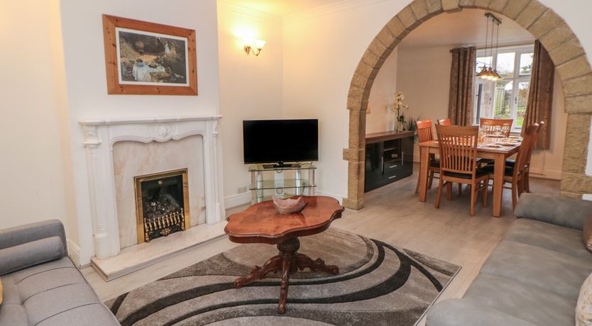 Photo of 15 Calton View