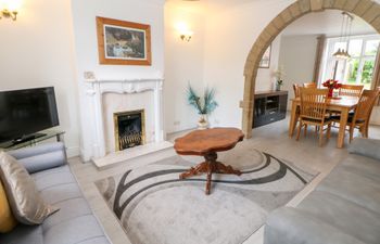 Cherry Tree Cottage Holiday Home